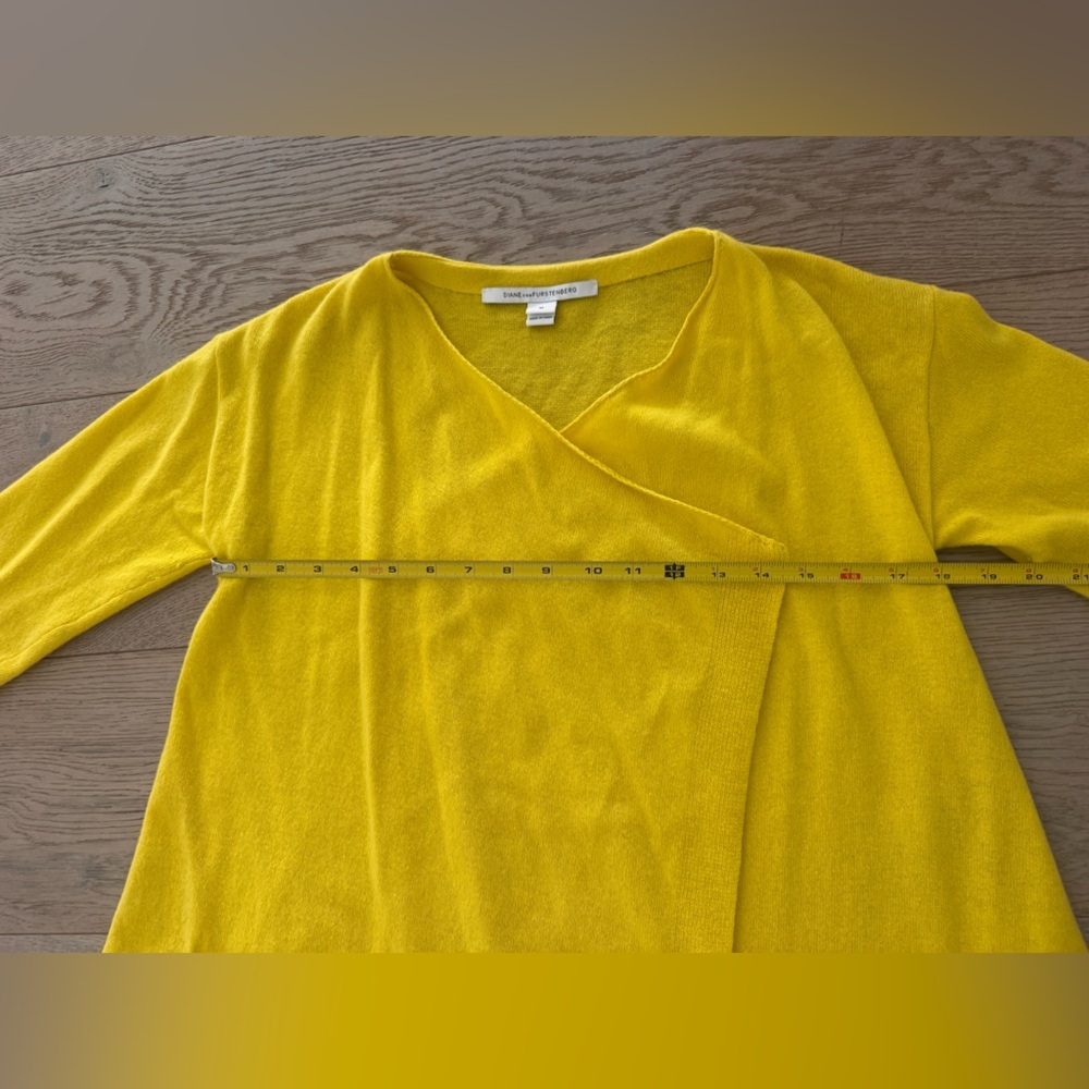 Diane Von Furstenburg Bright yellow wool blend cardigan sweater size M - Picture 6 of 11